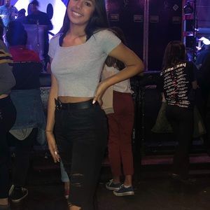 BRANDY MELVILLE GREY TOP